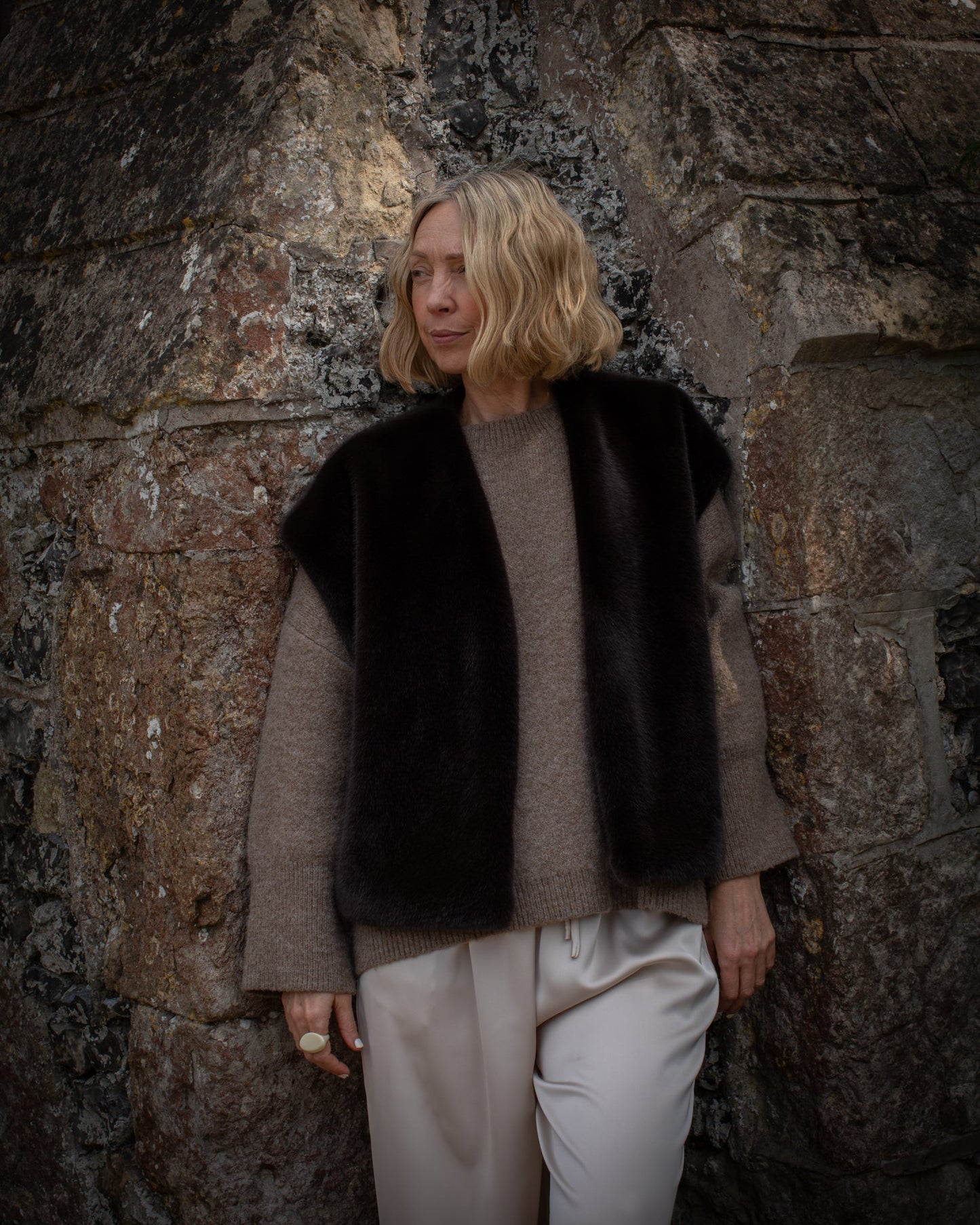 CHALK CLAIRE GILET | CHOCOLATE