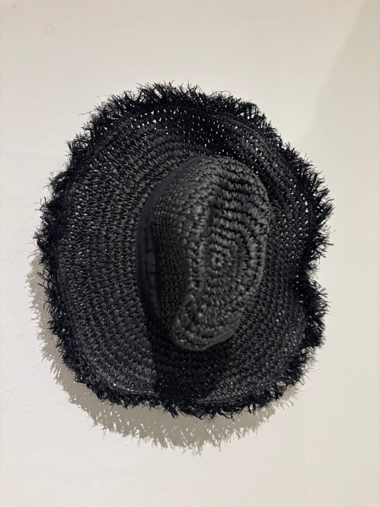 Frayed Edge Sun Hat In Black