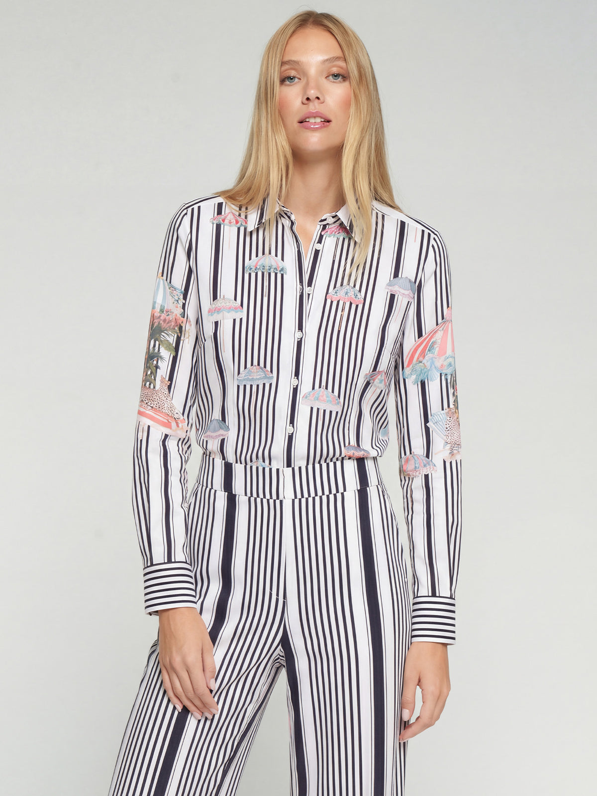 Vilagallo Black and white vertical striped shirt with an umbrella print on the front