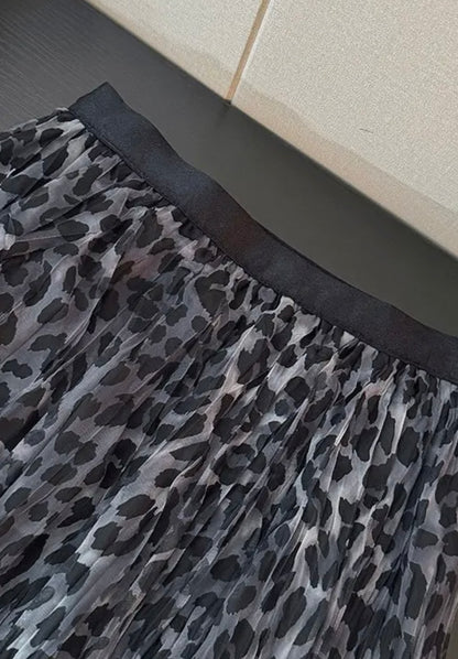 Leopard Print Pleated Maxi Skirt In Grey