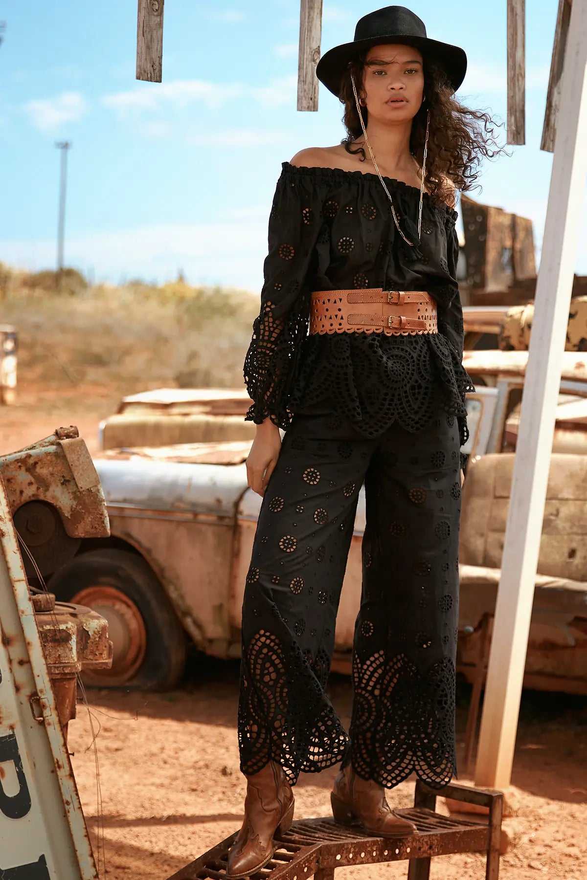 Miss June Rina Trousers In Black