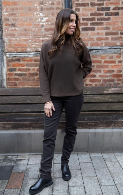 Amazing Woman Jolie Jumper In Chocolate