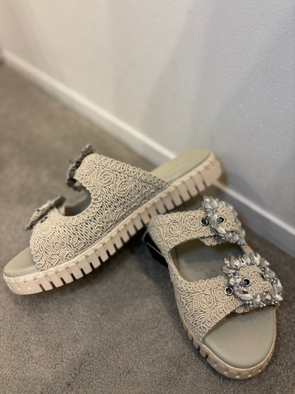 ILSE JACOBSEN JEWEL BUCKLE SANDALS IN IVORY SIZE 6