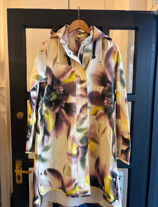 Ilse Jacobsen photoritic flower Raincoat