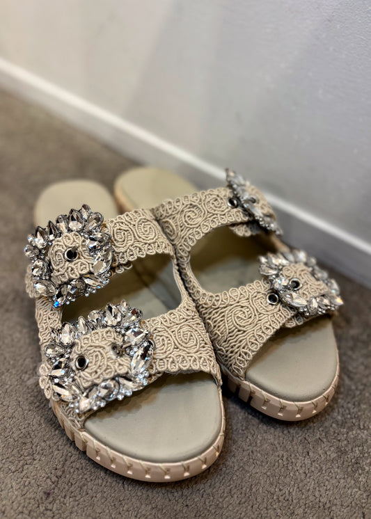 ILSE JACOBSEN JEWEL BUCKLE SANDALS IN IVORY SIZE 6