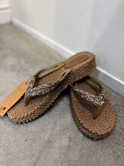 ILSE JACOBSEN PLATFORM GLITTER FLIP-FLOPS IN BROWN/ROSE GOLD