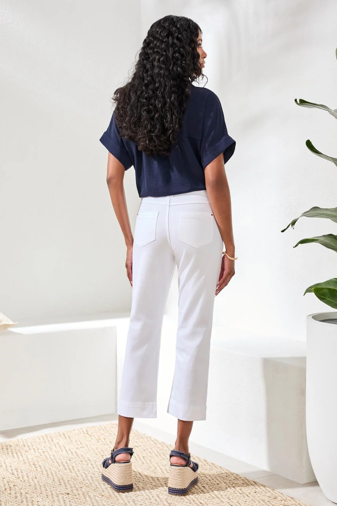 TRIBAL COMFORT STRETCH PULL-ON KICK FLARE CAPRIS IN WHITE